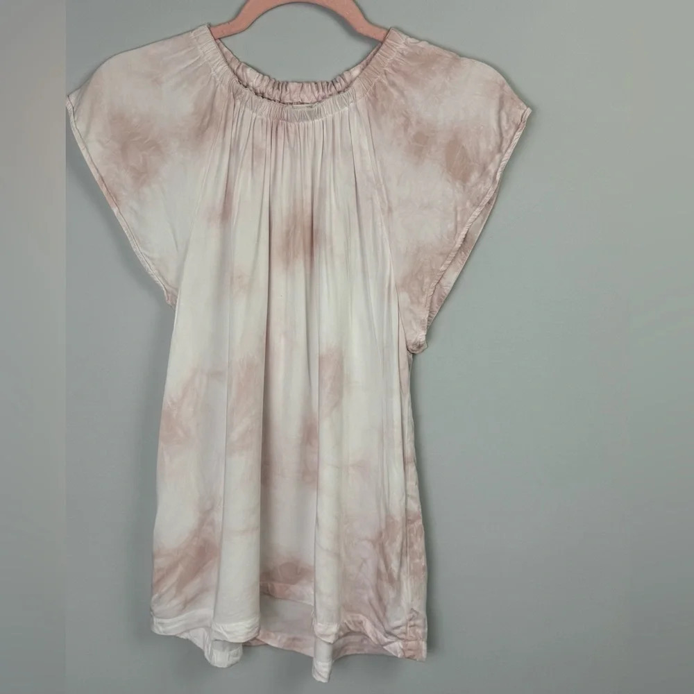 Cloth & Stone Elastic Neck Flutter-Sleeve Top size Small